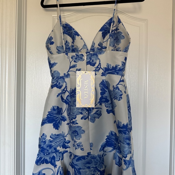 Special occasion dress - Picture 2 of 2